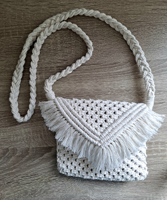 Macrame bag, simple model