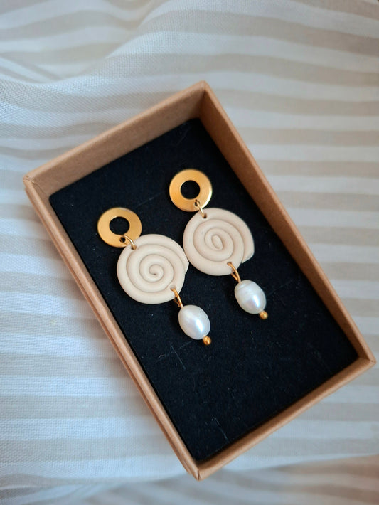 Elegance & twist korvakorut