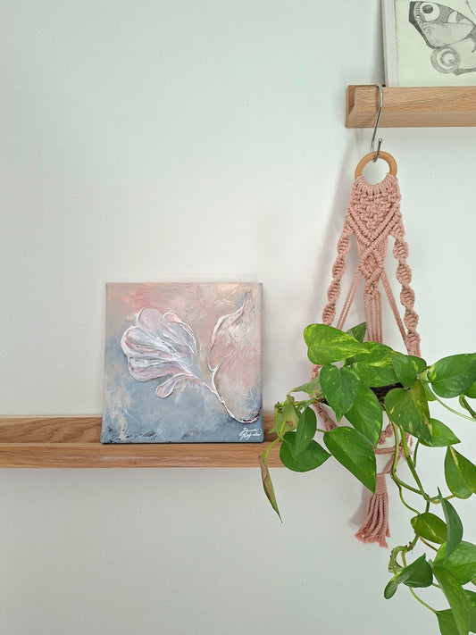 "Kuin kukka kämmenellä" ("Like a Flower In the Palm of Your Hand")