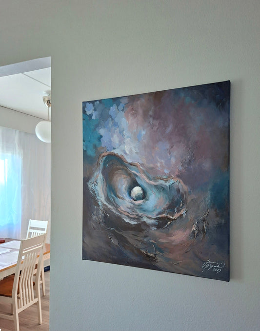 "Aarteita pimeän kätköistä" ("Treasures Hidden in the Darkness")