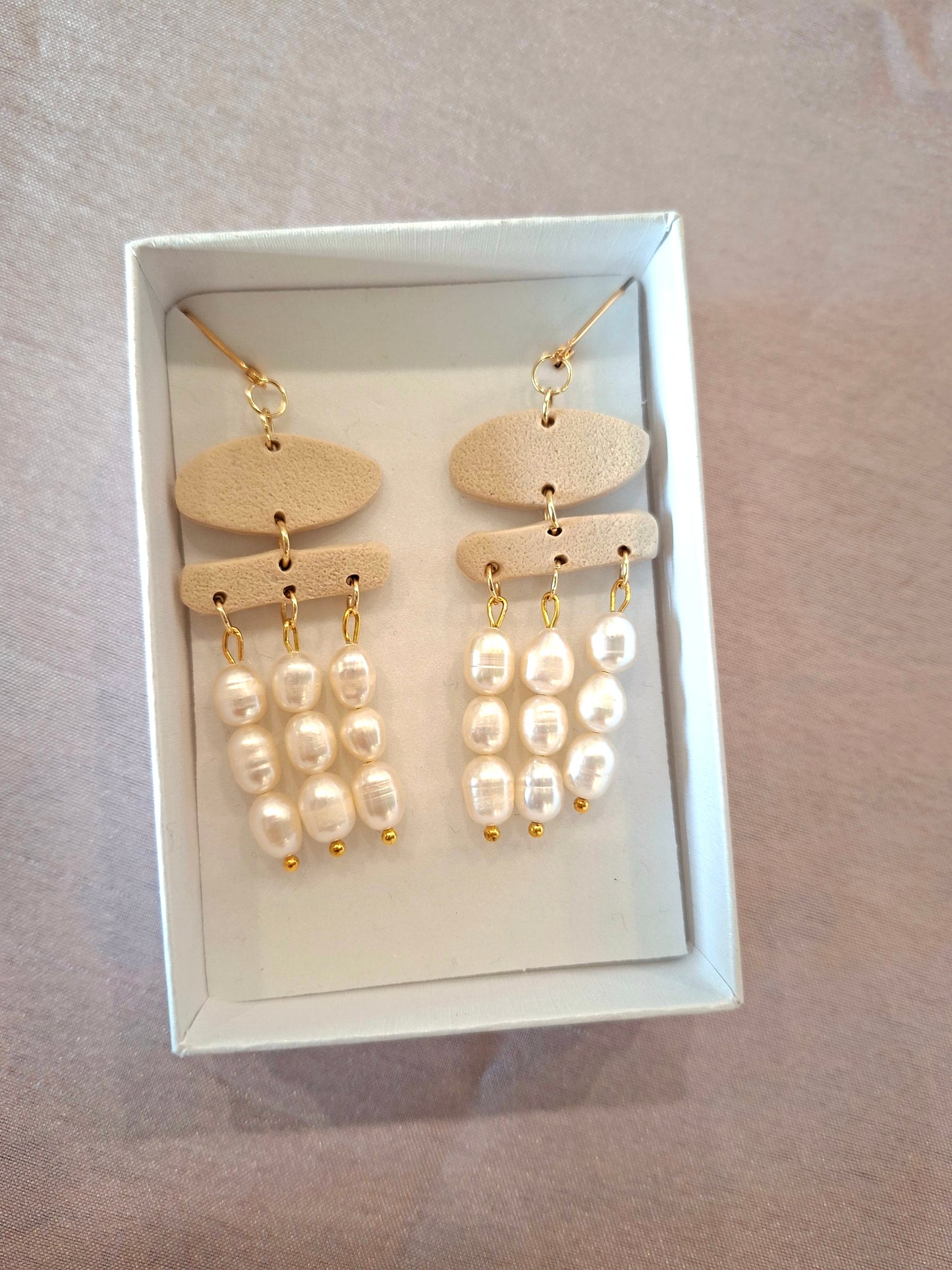 Helmenkalastaja korvakorut