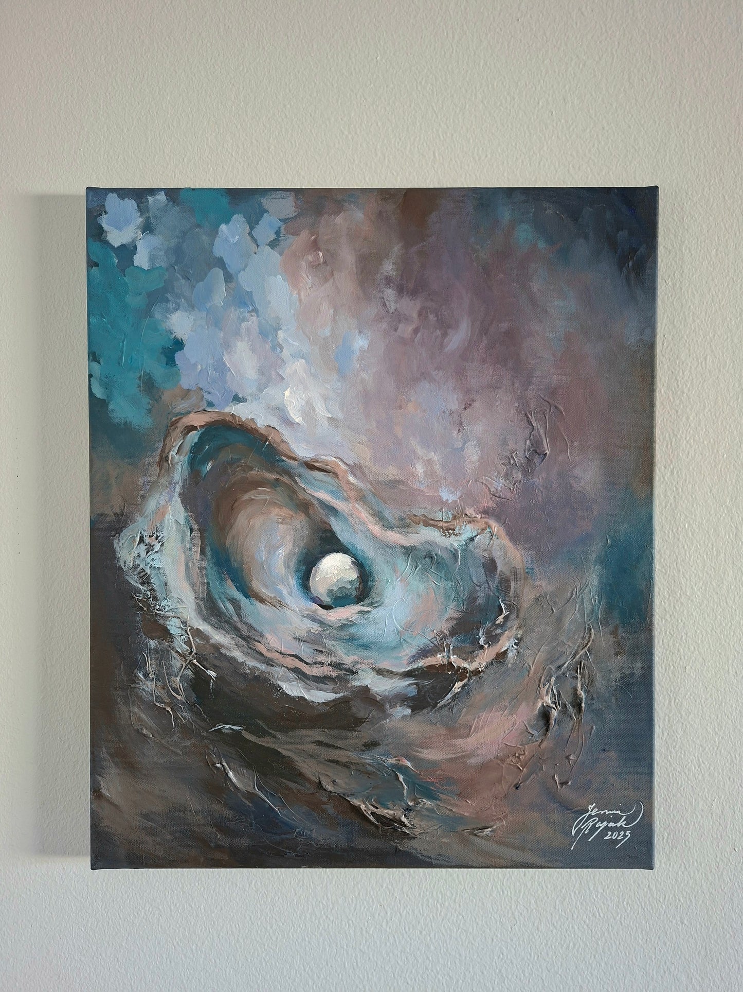 "Aarteita pimeän kätköistä" ("Treasures Hidden in the Darkness")